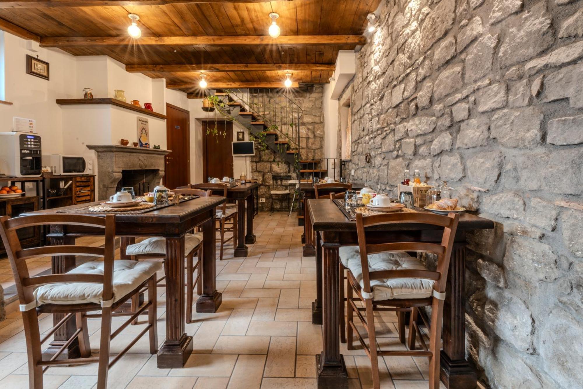 Il Richiastro Medievale Viterbo Exterior foto